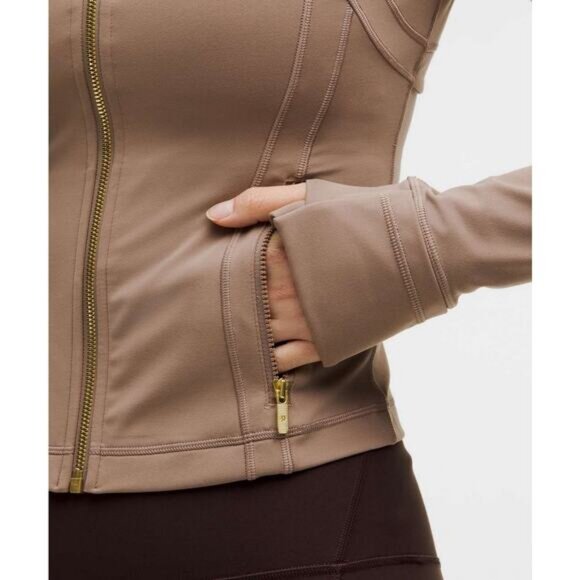 LULULEMON Define Cropped Jacket Size 2 Nulu Taupetastic / Gold - Picture 3 of 9